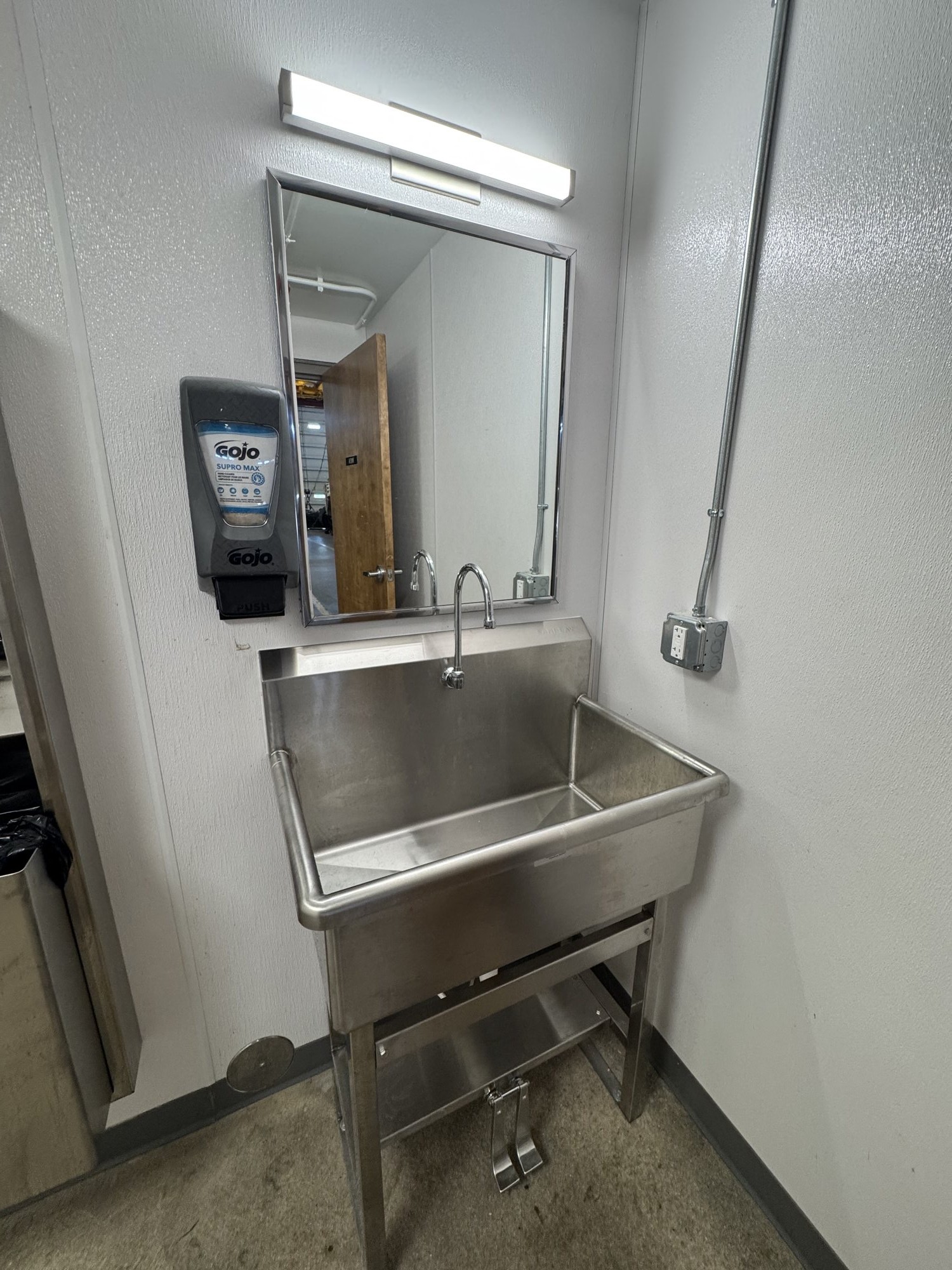 CSMS7 restrooms remodel 9